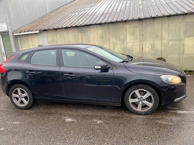 Occasion Volvo V40 Momentum 114 PK (83 kW) 2014 Zwart Hatchback