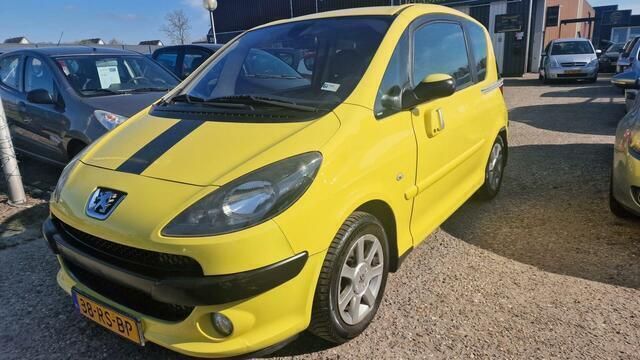 Geel Gebruikt 2005 Peugeot 1007 Hatchback | € 1.699 (Eerlijke prijs) - Afbeelding 1/4