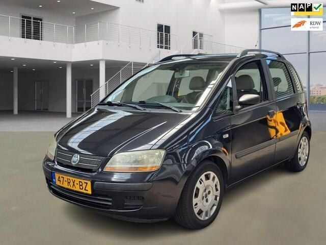Zwart Gebruikt 2005 Fiat Idea Emotion MPV | € 1.495 (Eerlijke prijs) - Afbeelding 1/4