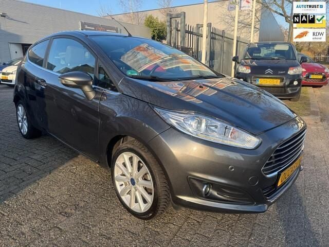 Occasion Ford Fiesta Titanium 125 PK (91 kW) 2016 Grijs, metallic lak Hatchback