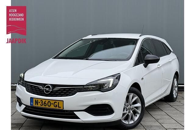 Wit Gebruikt 2021 Opel Astra Elegance Stationwagen | € 10.444 (Eerlijke prijs) - Afbeelding 1/4