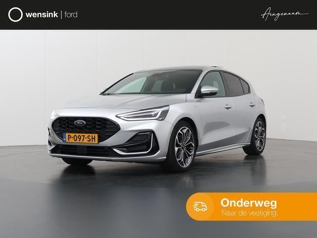 Grijs Gebruikt 2022 Ford Focus ST-Line Hatchback | € 29.935 (Duur) - Afbeelding 1/4