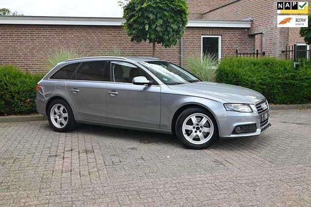 Grijs Gebruikt 2010 Audi A4 Business Stationwagen | € 5.750 (Eerlijke prijs) - Afbeelding 1/4