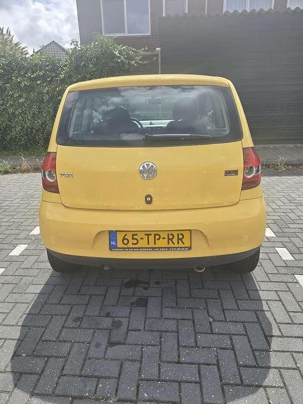 Geel Gebruikt 2007 VW Fox Trendline Hatchback | € 750 (Goede deal) - Afbeelding 1/4
