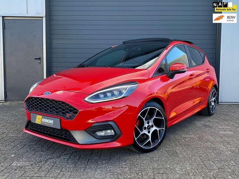 Rood Gebruikt 2019 Ford Fiesta Performance Edition Hatchback | € 14.950 (Super prijs) - Afbeelding 1/4