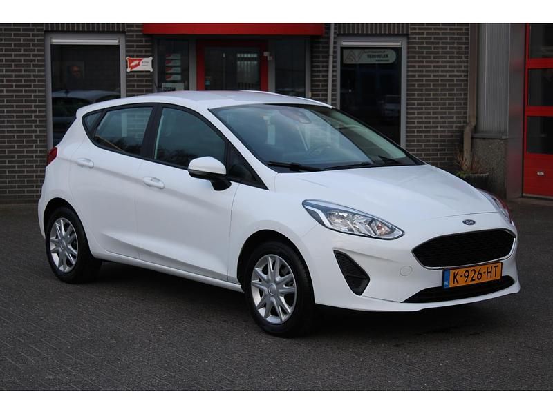 Wit Occasion 2020 Ford Fiesta Hatchback | € 11.750 (Goede deal) - Afbeelding 1/4