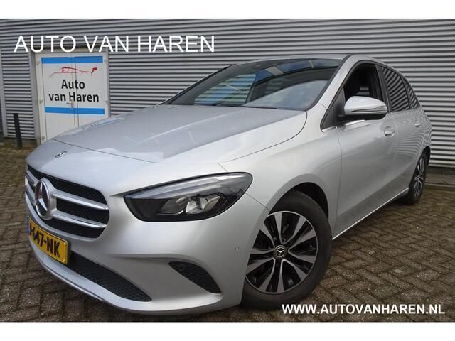 Grijs Gebruikt 2020 Mercedes B180 Business MPV | € 25.950 (Eerlijke prijs) - Afbeelding 1/4