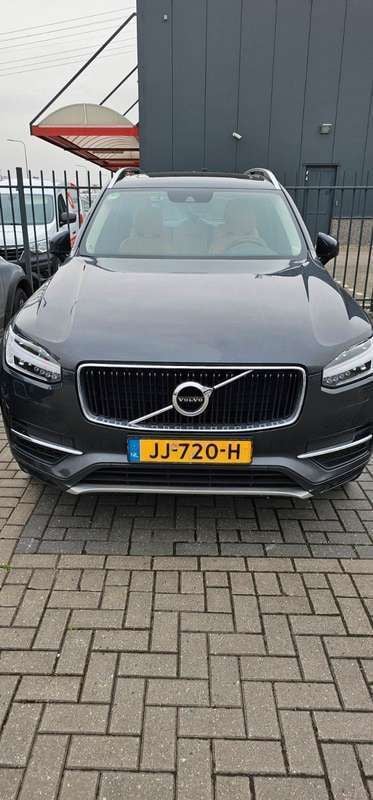 Grijs Gebruikt 2016 Volvo XC90 Momentum SUV | € 23.000 (Duur) - Afbeelding 1/4