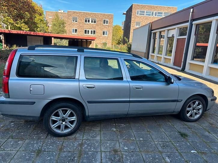 Gebruikt 2003 Volvo V70 Stationwagen | € 2.500 (Super prijs) - Afbeelding 1/4