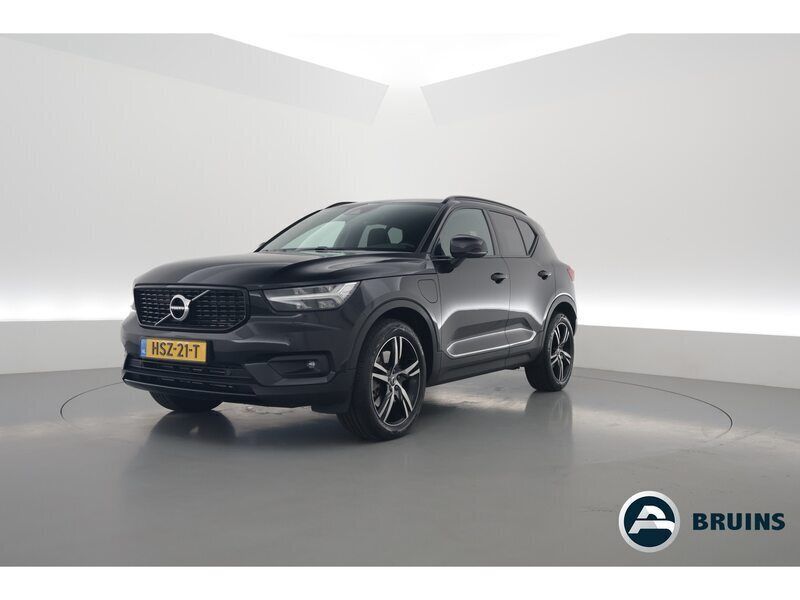 Zwart Gebruikt 2021 Volvo XC40 R-Design SUV | € 36.900 (Eerlijke prijs) - Afbeelding 1/4
