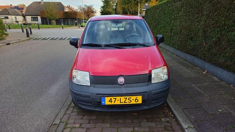 Rood Gebruikt 2010 Fiat Panda MPV | € 2.350 (Eerlijke prijs) - Afbeelding 1/4