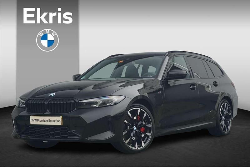 Zwart Gebruikt 2025 BMW 330e M Sport Stationwagen | € 49.450 (Goede deal) - Afbeelding 1/4