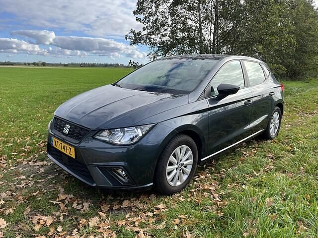 Grijs Occasion 2019 Seat Ibiza Reference Hatchback | € 11.450 (Eerlijke prijs) - Afbeelding 1/4