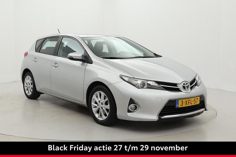 Grijs Gebruikt 2014 Toyota Auris Hatchback | € 11.999 (Iets duurder) - Afbeelding 1/4