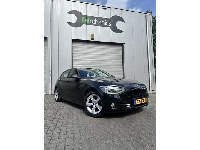 Zwart Gebruikt 2012 BMW 116 Hatchback | € 5.950 (Eerlijke prijs) - Afbeelding 1/4