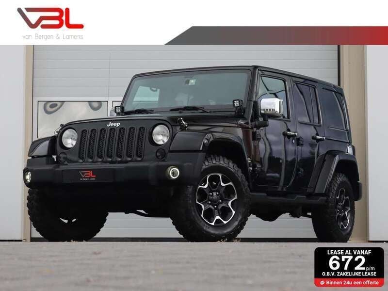 Zwart, metallic lak Gebruikt 2014 Jeep Wrangler Unlimited Sahara SUV | € 41.940 - Afbeelding 1/4