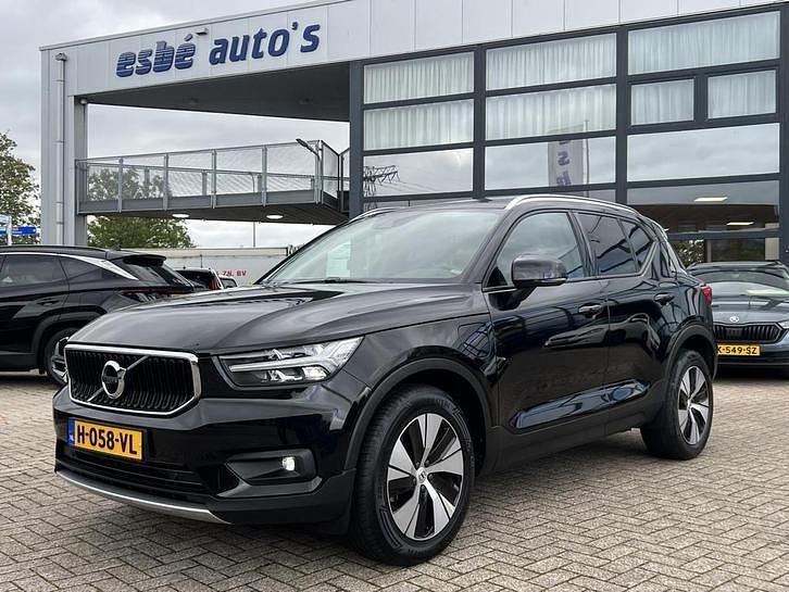 Gebruikt 2020 Volvo XC40 Momentum SUV | € 29.950 (Eerlijke prijs) - Afbeelding 1/4