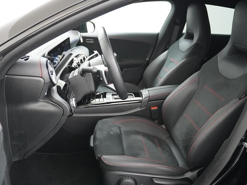 Occasion Mercedes CLA250 Shooting Brake Edition 218 PK (160 kW) 2024 Zwart Stationwagen