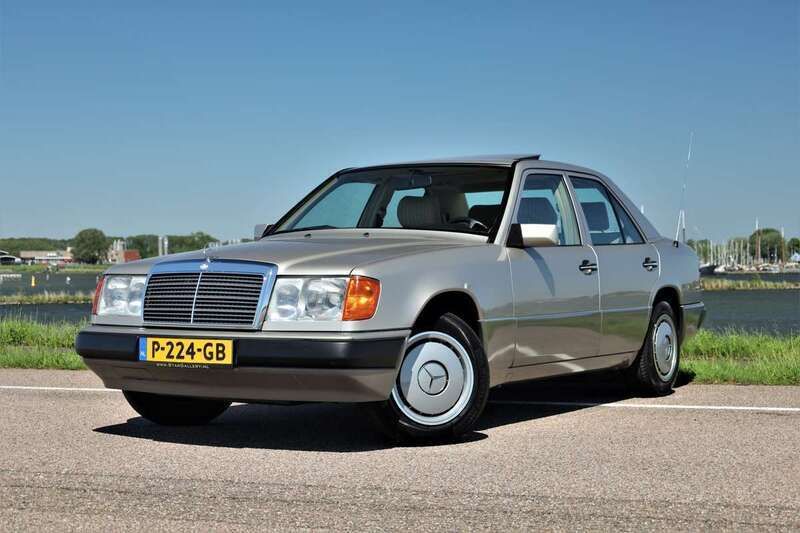Gebruikt 1991 Mercedes E300 Sedan | € 18.950 - Afbeelding 1/4