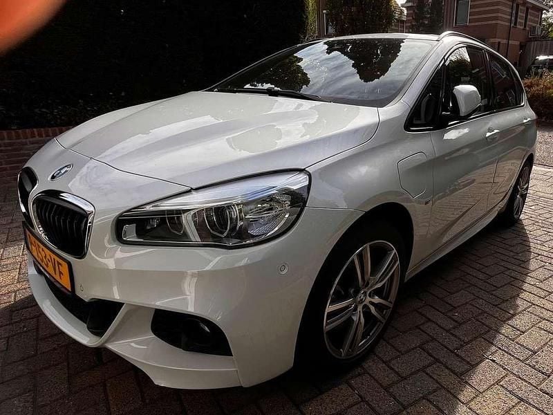 Wit Gebruikt 2018 BMW 225 Stationwagen | € 15.500 (Eerlijke prijs) - Afbeelding 1/4