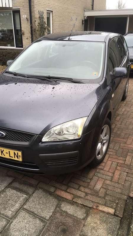 Occasion Ford Focus Trend 80 PK (58 kW) 2006 Grijs Stationwagen