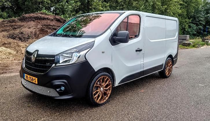 Occasion 2015 Renault Trafic MPV | € 11.950 - Afbeelding 1/4