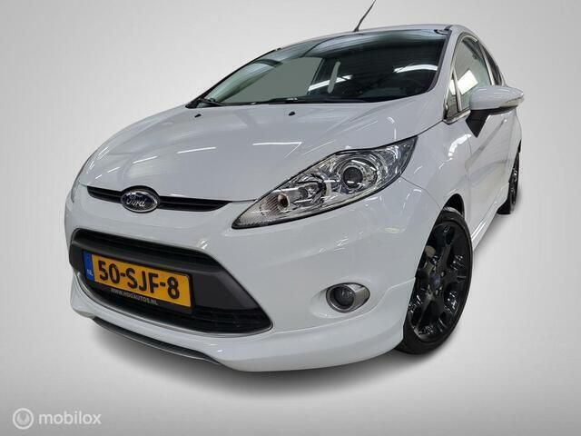 Wit Gebruikt 2011 Ford Fiesta Metall Hatchback | € 7.950 (Duur) - Afbeelding 1/4