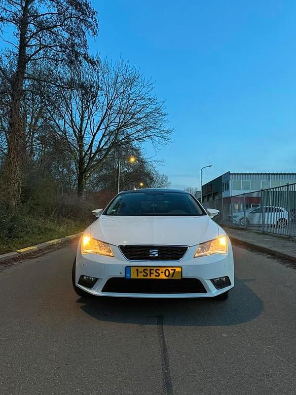 Occasion Seat Leon Style 105 PK (77 kW) 2013 Wit Stationwagen