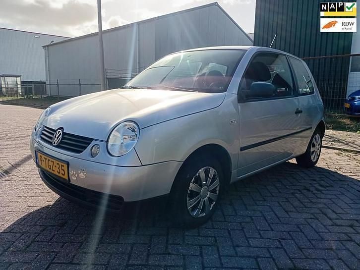 Zilver Occasion 2002 VW Lupo Hatchback | € 1.250 (Eerlijke prijs) - Afbeelding 1/4