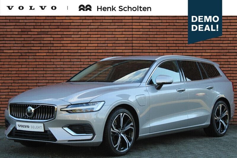 Grijs, metallic lak Gebruikt 2024 Volvo V60 Stationwagen | € 46.950 (Goede deal) - Afbeelding 1/4