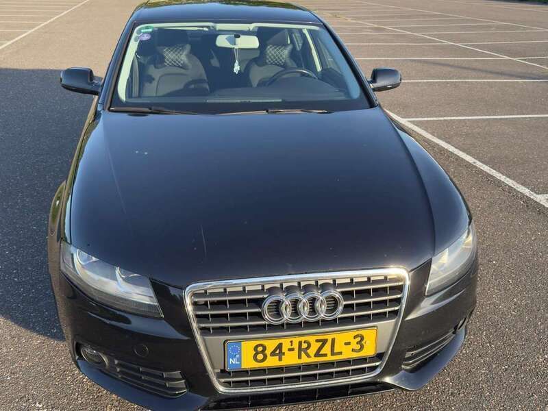 Zwart Gebruikt 2011 Audi A4 Sedan | € 7.000 (Goede deal) - Afbeelding 1/4