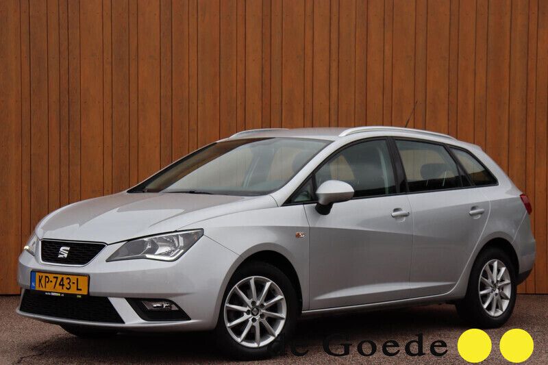 Grijs, metallic lak Gebruikt 2016 Seat Ibiza ST CONNECT Stationwagen | € 9.940 (Iets duurder) - Afbeelding 1/4