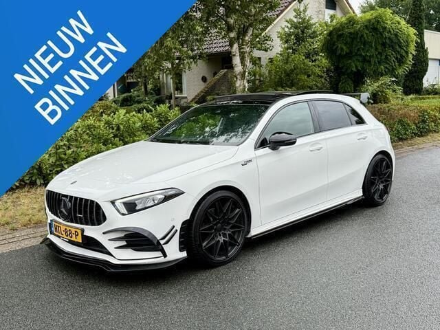 Wit Gebruikt 2022 Mercedes A200 AMG Hatchback | € 32.750 (Iets duurder) - Afbeelding 1/4