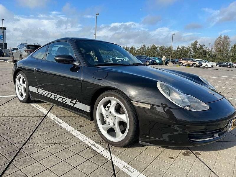 Zwart Gebruikt 2000 Porsche 911 Carrera 4 Coupé | € 23.500 (Super prijs) - Afbeelding 1/4