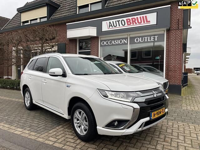 Wit Occasion 2020 Mitsubishi Outlander SUV | € 19.600 (Goede deal) - Afbeelding 1/4