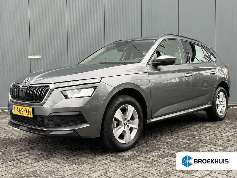 Grijs Gebruikt 2023 Skoda Kamiq Ambition SUV | € 21.900 (Eerlijke prijs) - Afbeelding 1/4