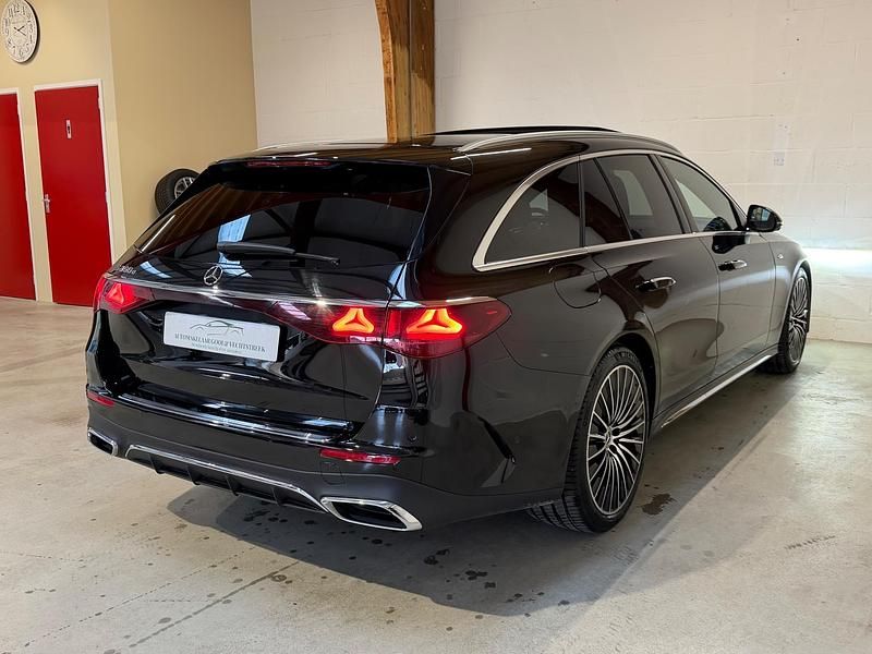 Occasion Mercedes E300 AMG line 313 PK (230 kW) 2025 Zwart Stationwagen