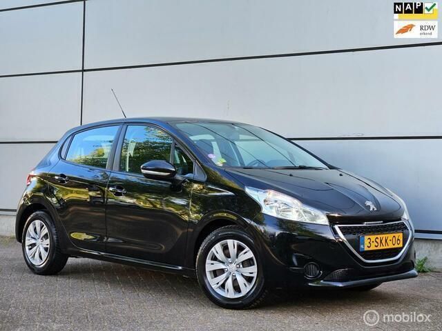 Zwart Gebruikt 2013 Peugeot 208 Active Hatchback | € 4.500 (Eerlijke prijs) - Afbeelding 1/4