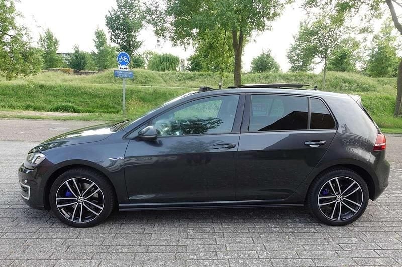 Grijs Gebruikt 2015 VW Golf VII GTE Hatchback | € 11.500 (Eerlijke prijs) - Afbeelding 1/4