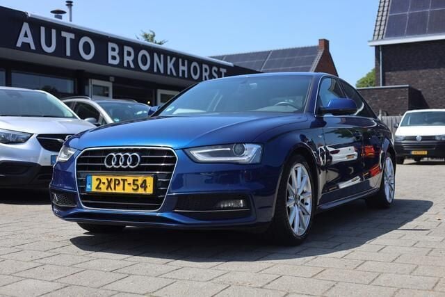 Blauw Gebruikt 2015 Audi A4 S-Line Sedan | € 14.950 (Goede deal) - Afbeelding 1/4