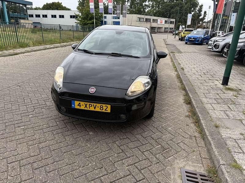 Zwart Gebruikt 2014 Fiat Punto Street Hatchback | € 5.950 (Iets duurder) - Afbeelding 1/4