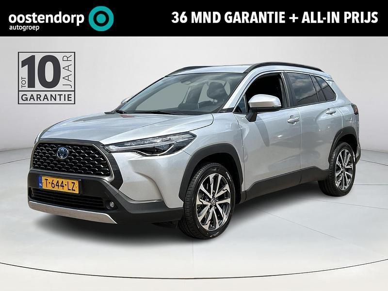 Grijs Gebruikt 2023 Toyota Corolla Cross Style SUV | € 33.950 (Eerlijke prijs) - Afbeelding 1/4