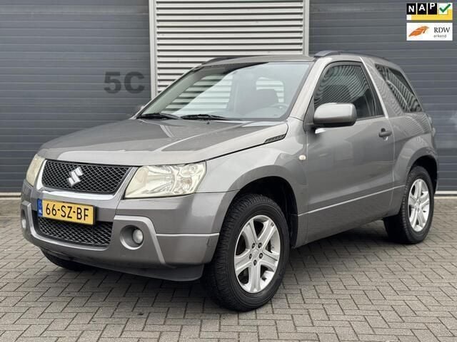 Grijs Gebruikt 2006 Suzuki Grand Vitara Exclusive SUV | € 3.450 (Eerlijke prijs) - Afbeelding 1/4