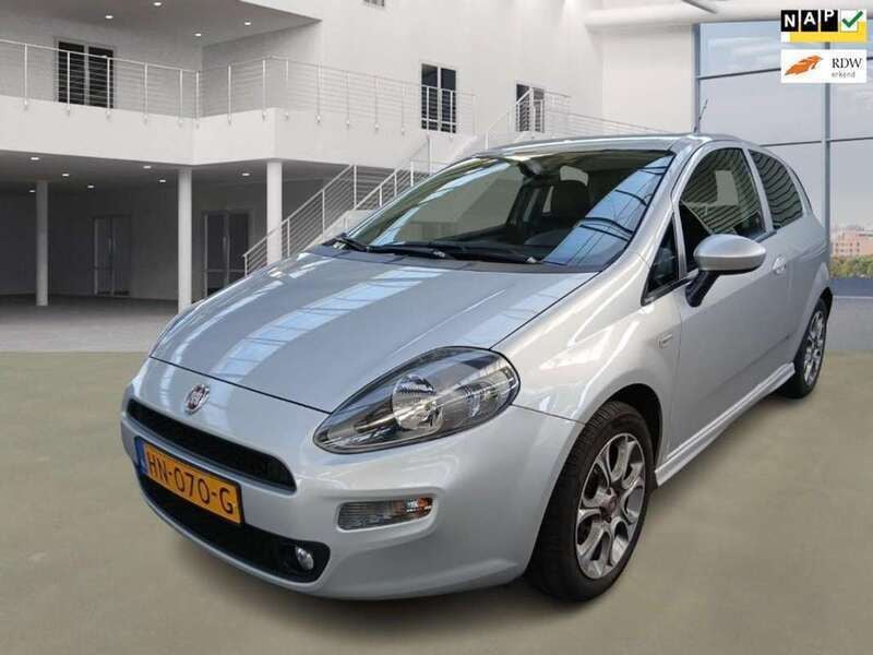 Grijs, metallic lak Gebruikt 2015 Fiat Punto Evo Lounge Hatchback | € 3.600 (Eerlijke prijs) - Afbeelding 1/4