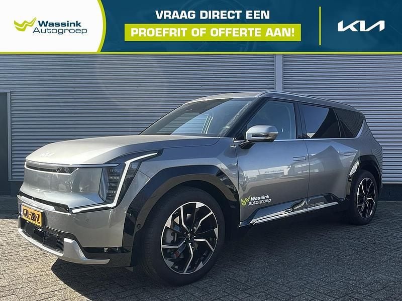 Grijs Gebruikt 2025 Kia EV9 Air SUV | € 66.235 (Eerlijke prijs) - Afbeelding 1/4