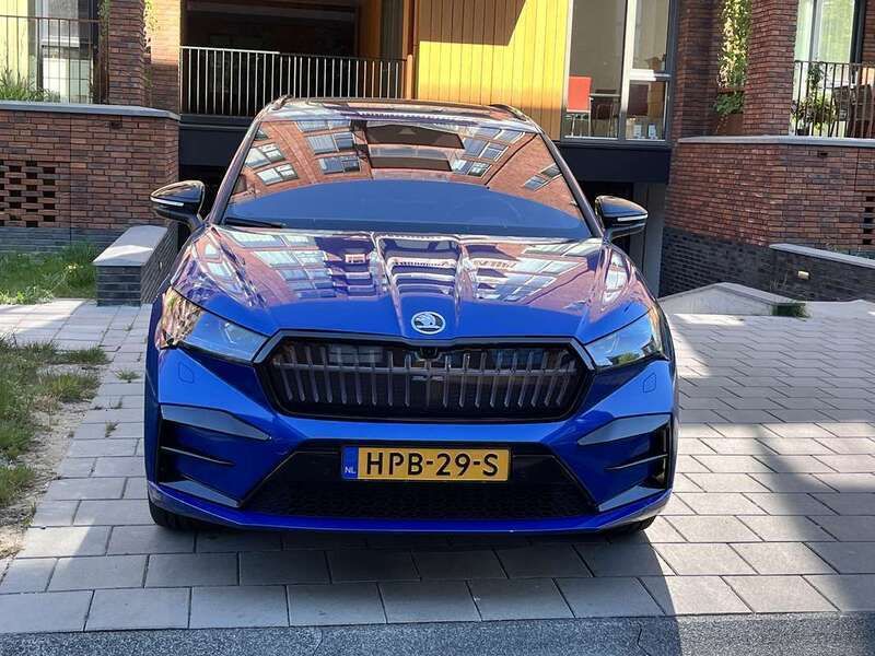 Blauw Gebruikt 2023 Skoda Enyaq iV SportLine SUV | € 35.950 - Afbeelding 1/4
