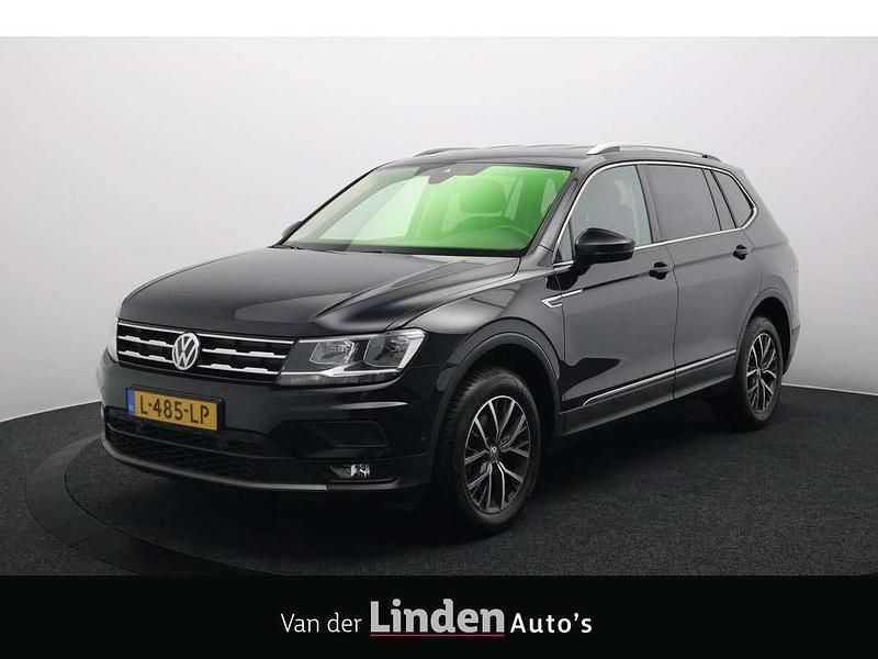 Zwart Gebruikt 2021 VW Tiguan Allspace Comfortline SUV | € 29.750 (Goede deal) - Afbeelding 1/4