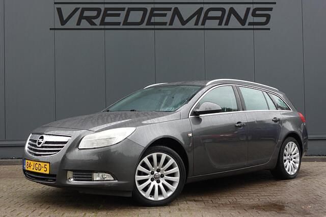 Grijs Gebruikt 2009 Opel Insignia Edition Stationwagen | € 3.450 (Duur) - Afbeelding 1/4