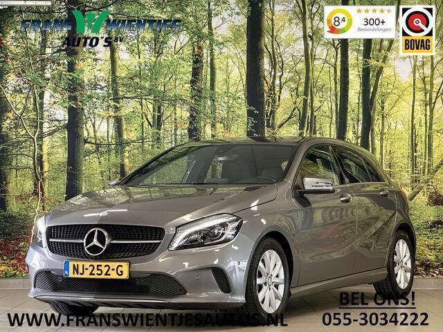 Grijs Gebruikt 2017 Mercedes A180 Edition Hatchback | € 14.840 (Eerlijke prijs) - Afbeelding 1/4