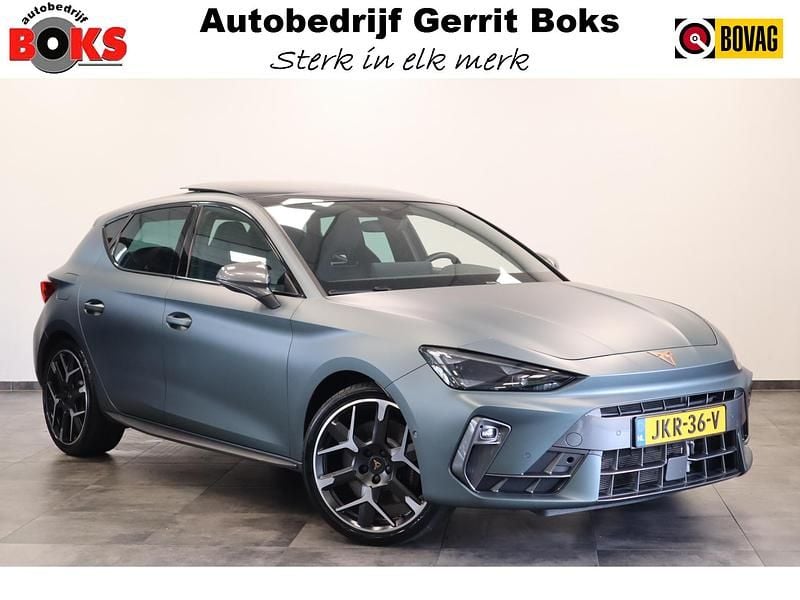 Groen Gebruikt 2025 Cupra Leon VZ Hatchback | € 45.950 (Eerlijke prijs) - Afbeelding 1/3